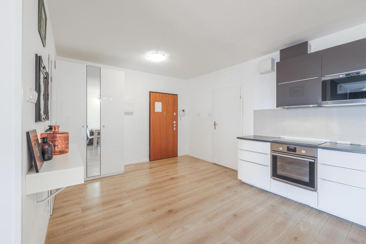 Apartmate Spacious Apartment With Balcony Oldtown For 6 People 그단스크 외부 사진