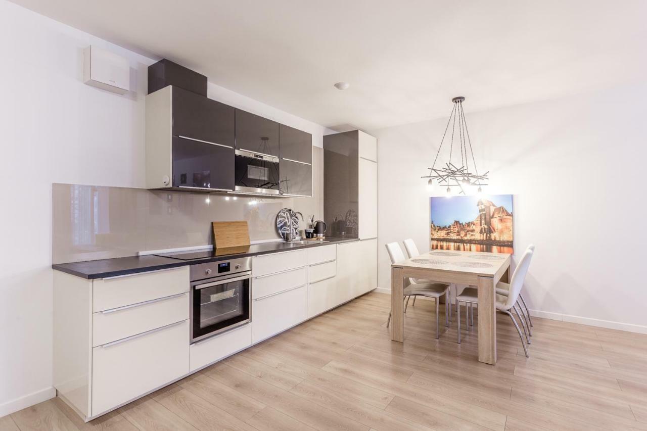 Apartmate Spacious Apartment With Balcony Oldtown For 6 People 그단스크 외부 사진